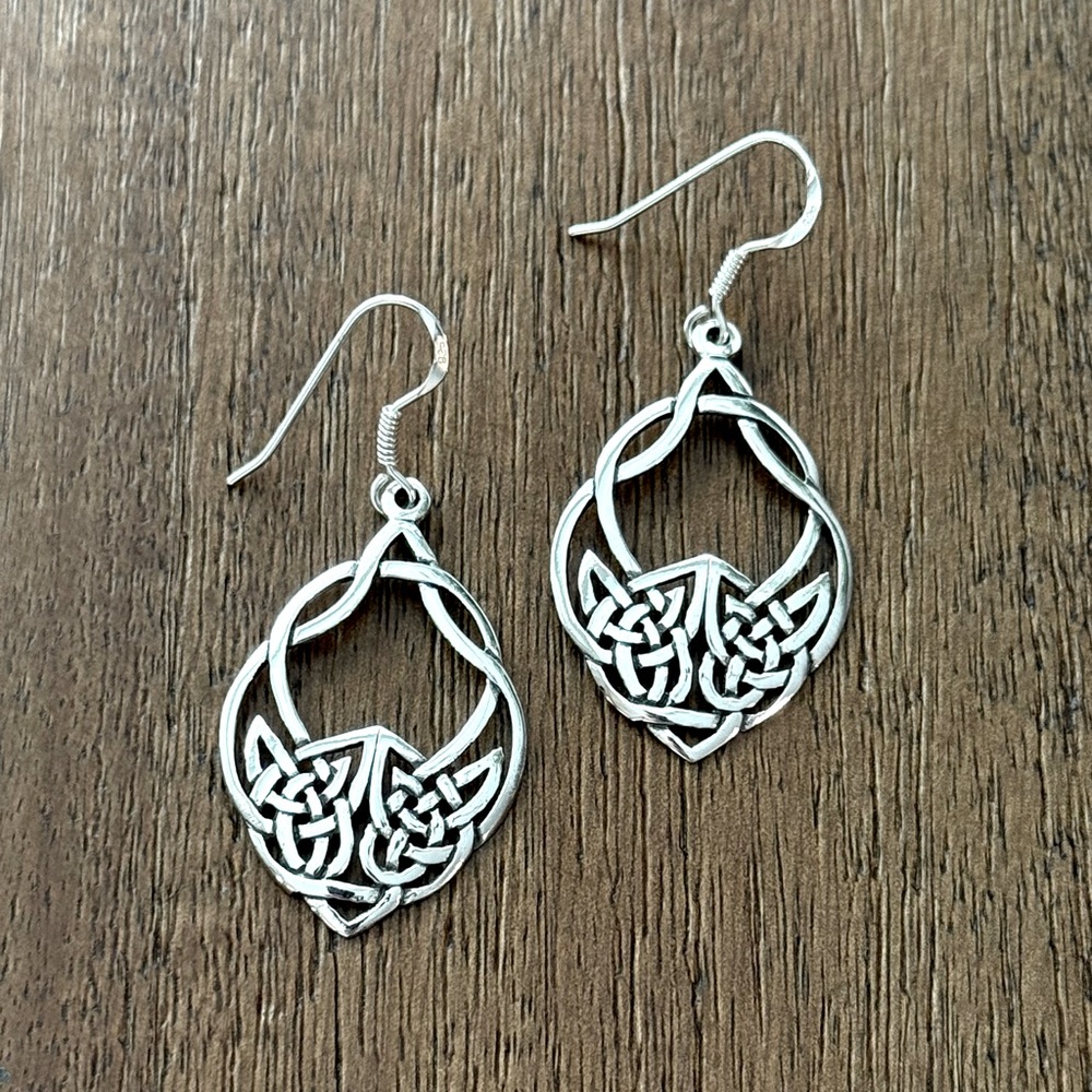 NWT 925 Sterling Silver Celtic Dangle Earrings! Hypoallergenic! NEW!